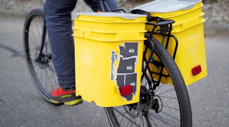 DIY: Make Your Own Bucket Bike Panniers